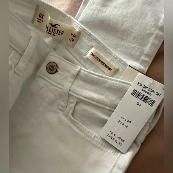 NWT!! Hollister low rise & slim cut white jeans 🤍✨ - Picture 3 of 7